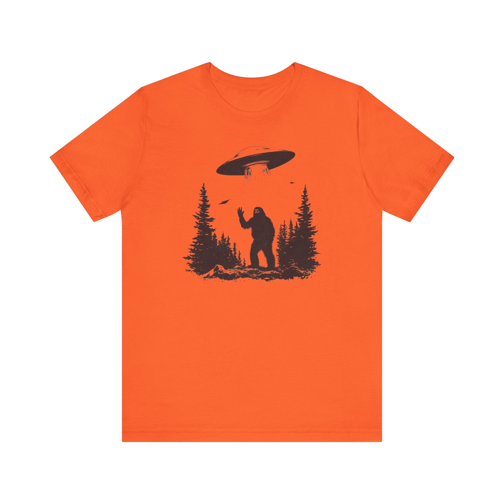 Bigfoot UFO Encounter T-Shirt Funny Alien Design