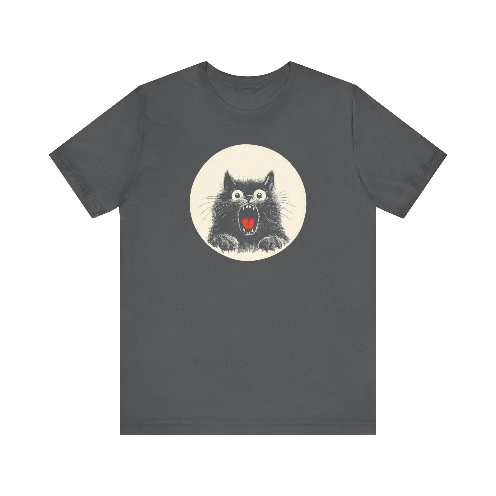 Yowling Black Cat Graphic Tee – Vintage Style Cat Lover Shirt