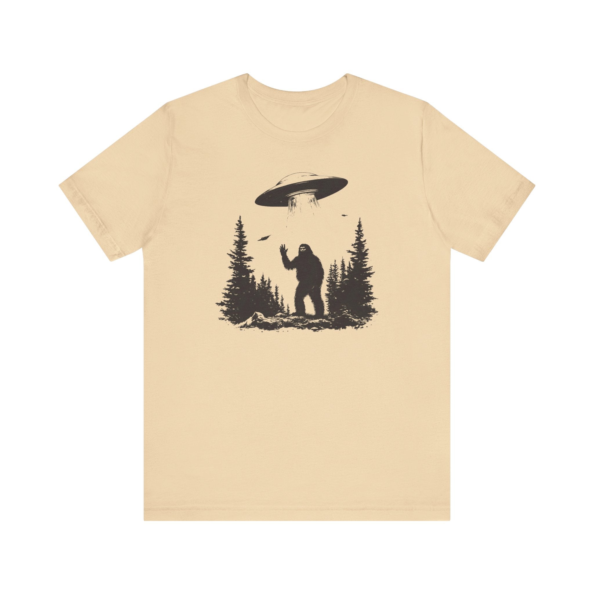 Bigfoot UFO Encounter T-Shirt Funny Alien Design